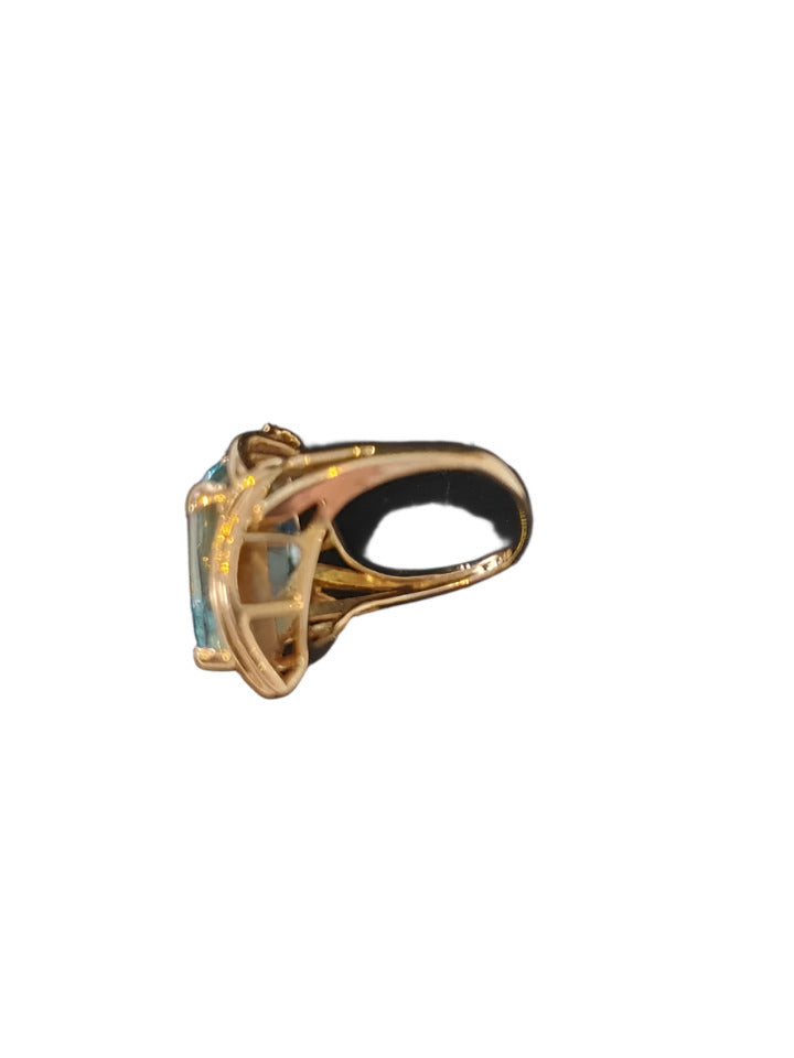 VTG Sparkling Swiss Blue Topaz & 14K Gold Cocktail Ring, Size 4, COA Included