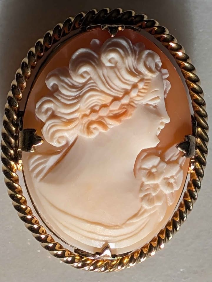 VTG Gold Filled Pink Cameo Pendant Brooch