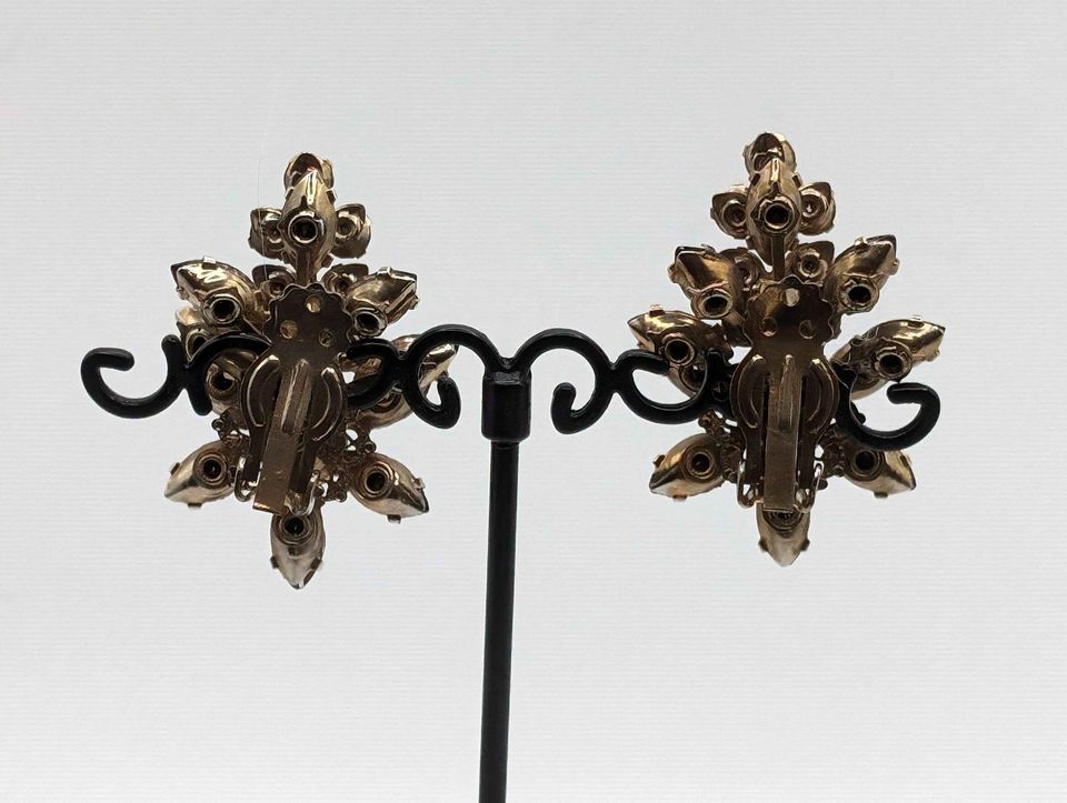 VTG Lavender crystal flower clip on earrings