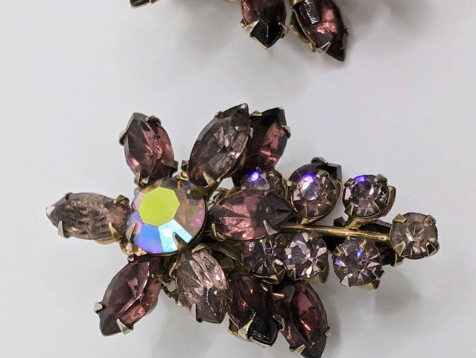 VTG Lavender crystal flower clip on earrings
