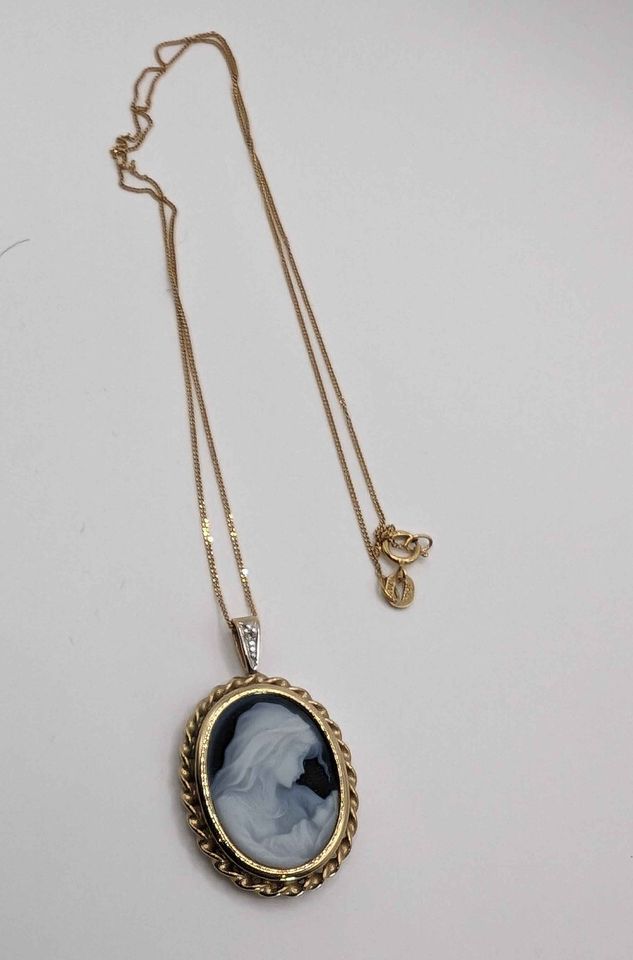 VTG Italian 10k gold & Diamond Necklace; Mother and Child Cameo on black agate - Rare Find!