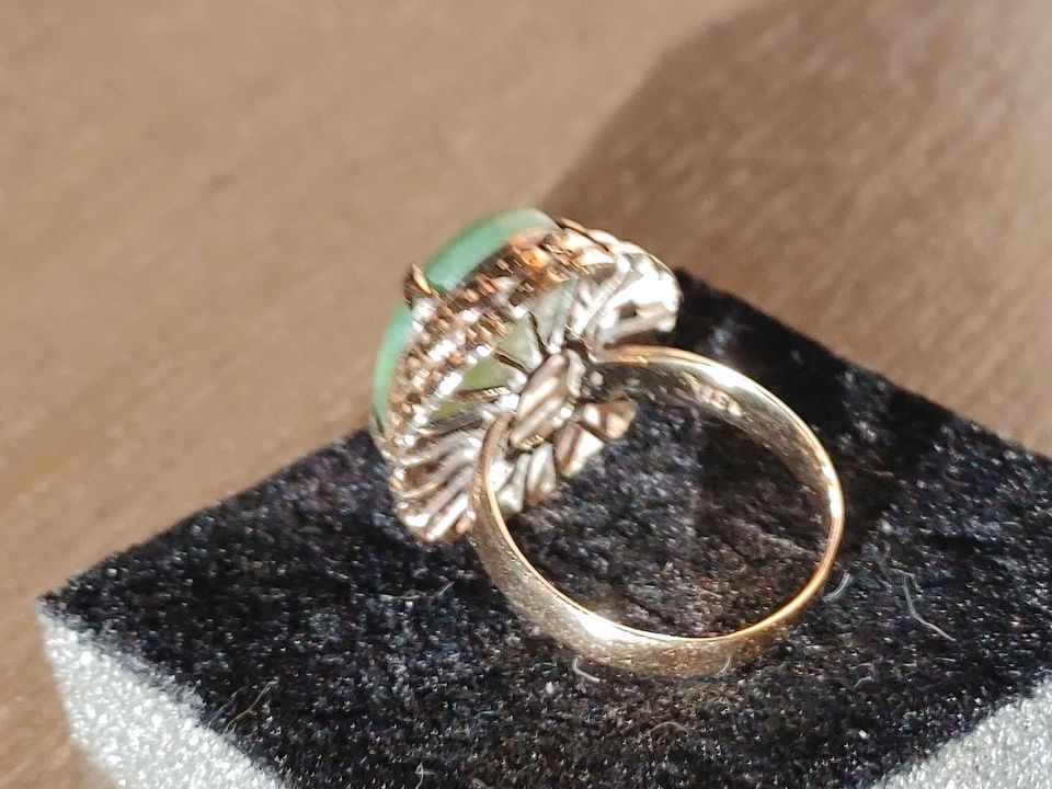 18K GOLD NEPHRITE JADE RING, size 7.14, Stamped, COA Included