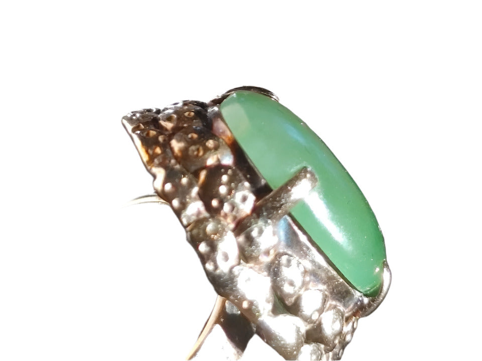 18K GOLD NEPHRITE JADE RING, size 7.14, Stamped, COA Included