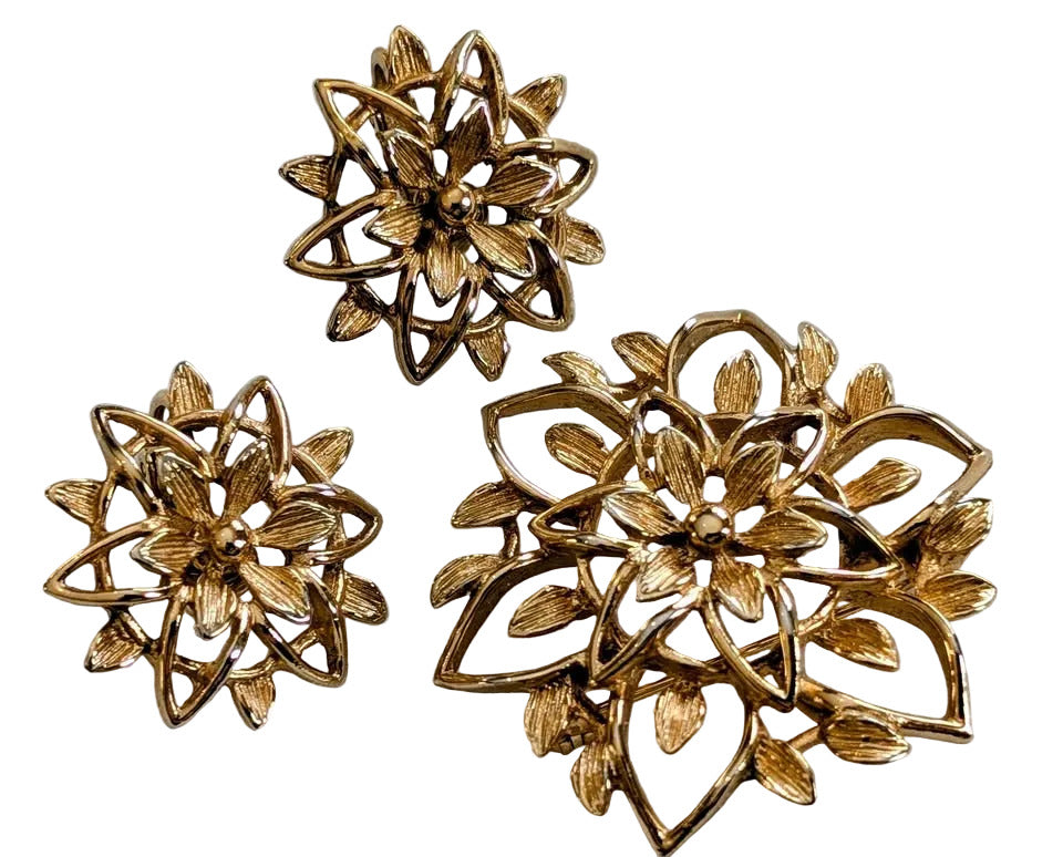VTG Sarah Coventry Set, "Peta-Lure" Stamped Brooch and Clipon Earrings