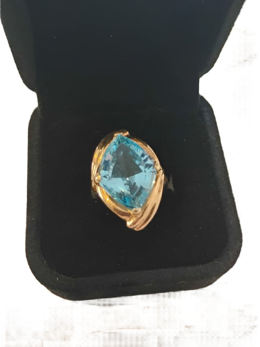 VTG Sparkling Swiss Blue Topaz & 14K Gold Cocktail Ring, Size 4, COA Included