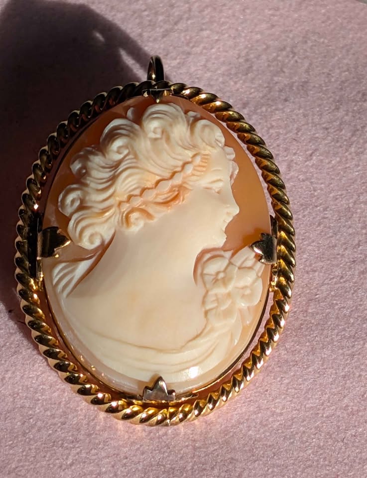 VTG Gold Filled Pink Cameo Pendant Brooch
