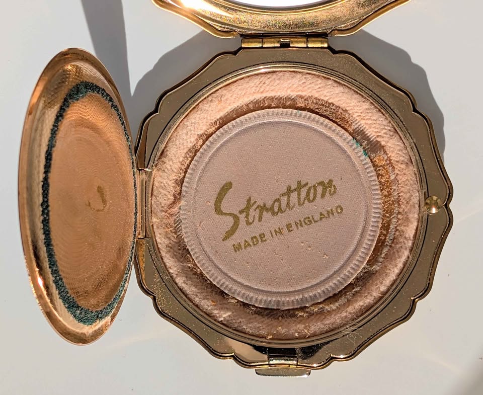 Stratton of England Green Powder Compact