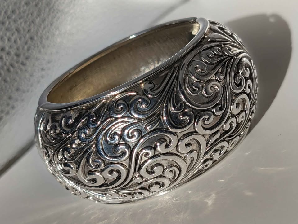VTG Silver Tone Thick Hinge Bracelet with Textured Design