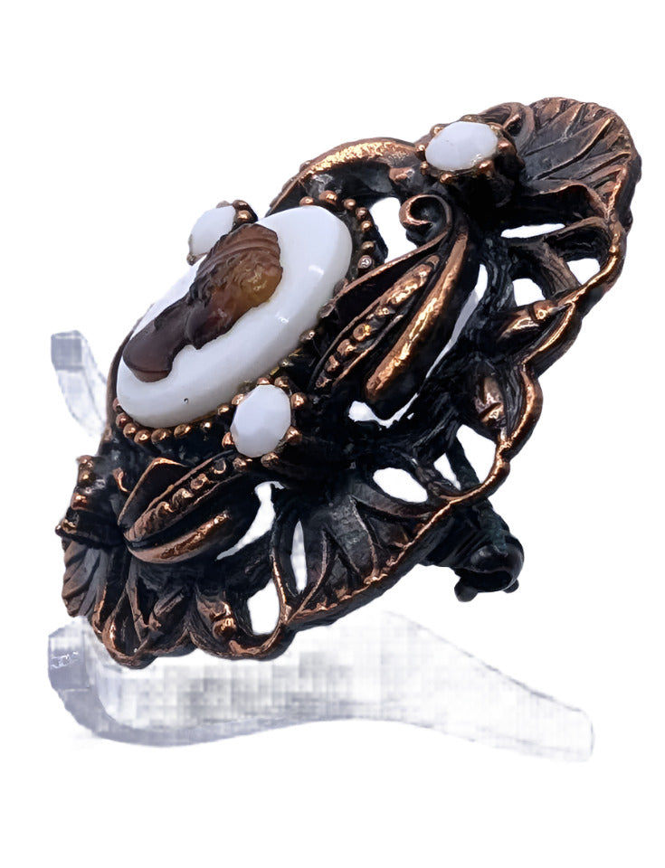 VTG Rootbeer Coloured Right Facing Cameo Brooch (1960s)